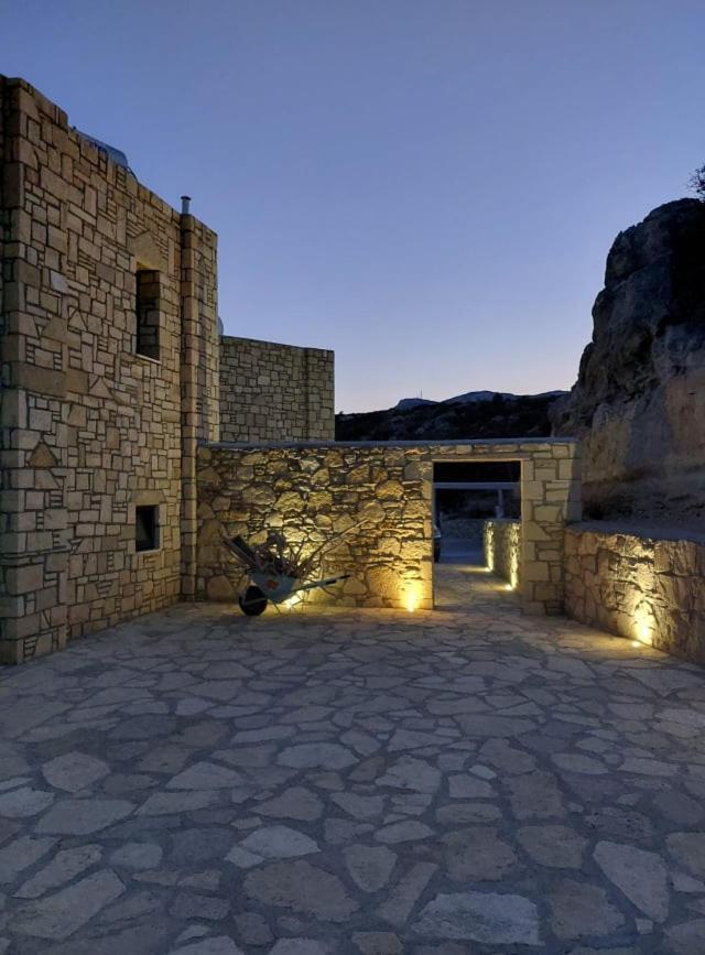 Evilia Luxury Villa Amoopi Exterior photo