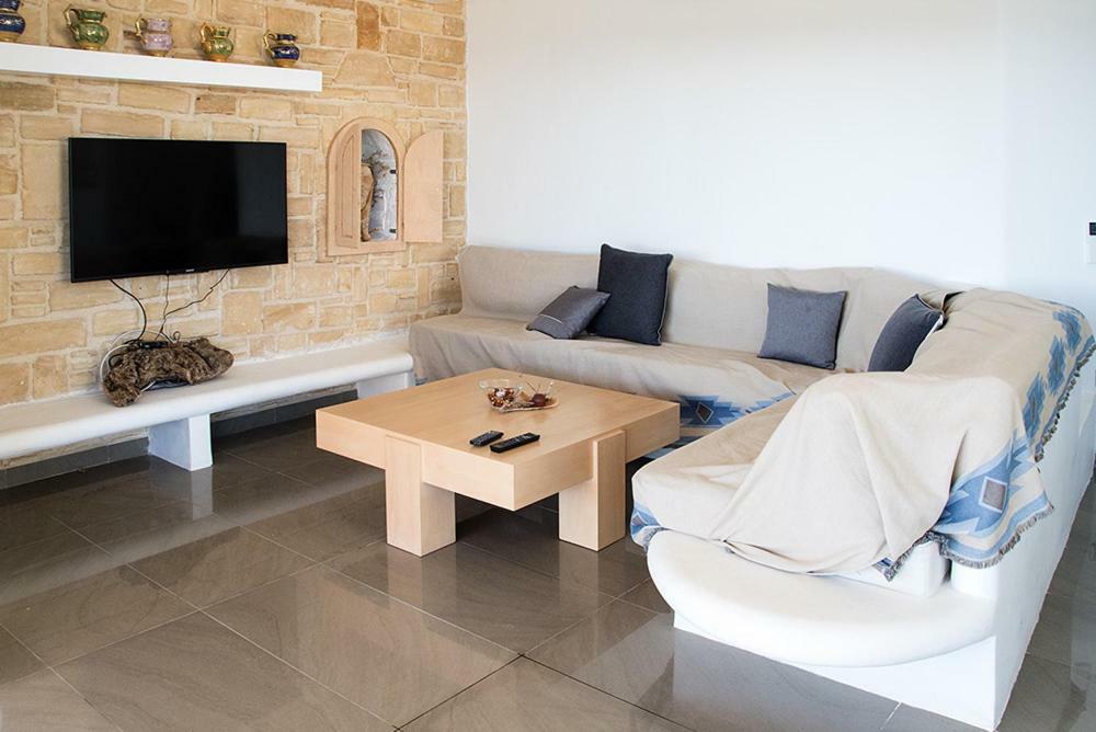 Evilia Luxury Villa Amoopi Exterior photo
