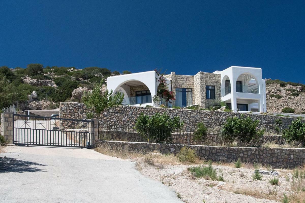 Evilia Luxury Villa Amoopi Exterior photo