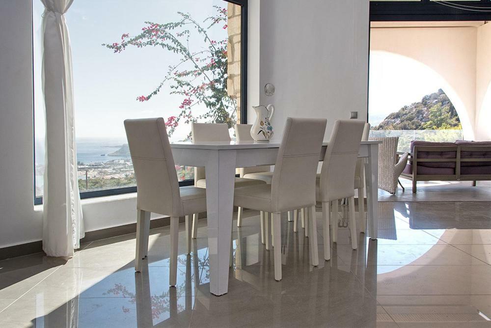 Evilia Luxury Villa Amoopi Exterior photo