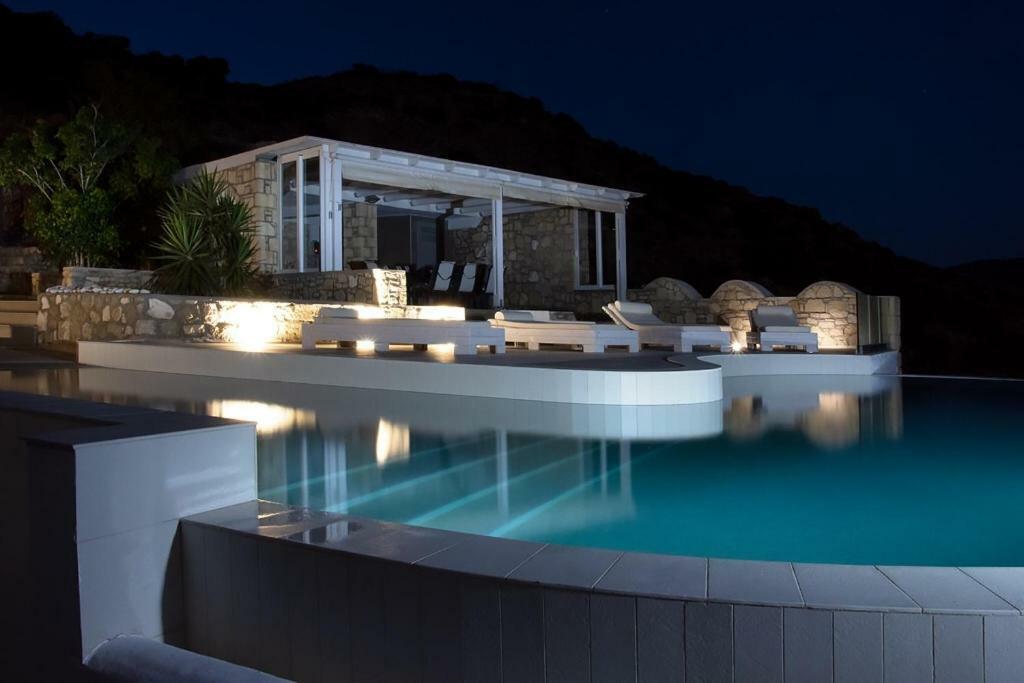 Evilia Luxury Villa Amoopi Exterior photo